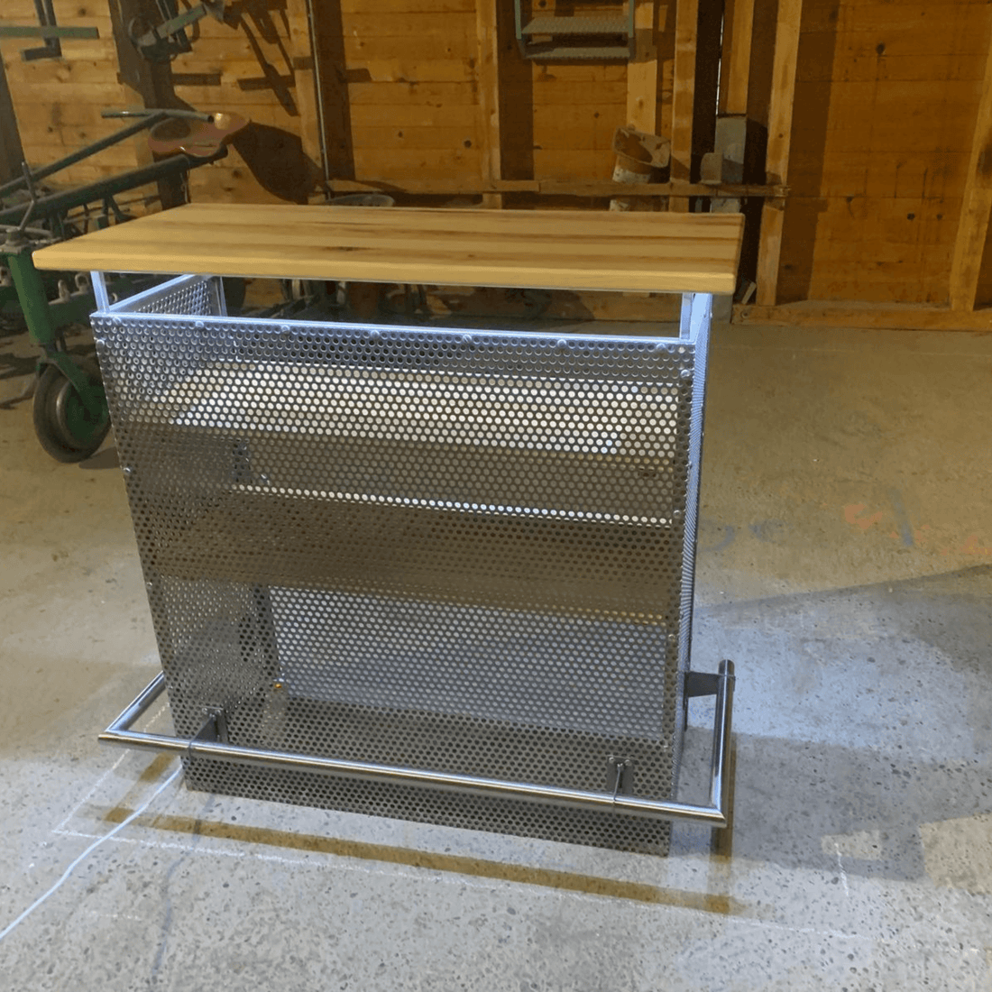 Industrial-Bar Alluvio Bar One Barbereich Setup